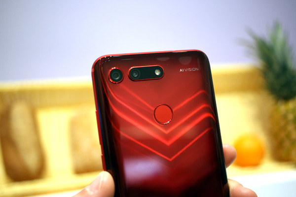 Honor View20 Moschino Edition