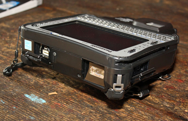 Porte e sensori sul lato superiore del Panasonic Toughbook CF-U1