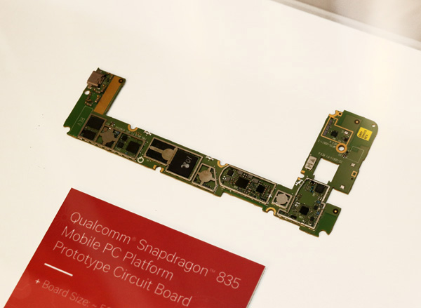 La motherboard dei notebook Always Connected con Qualcomm Snapdragon 835 sarà più piccola del 30% rispetto alla concorrenza